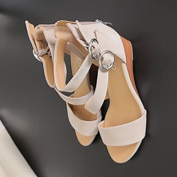 Franco Sarto wedge sandals - Picture 5 of 5